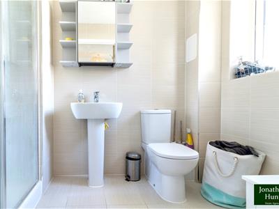 EN- SUITE